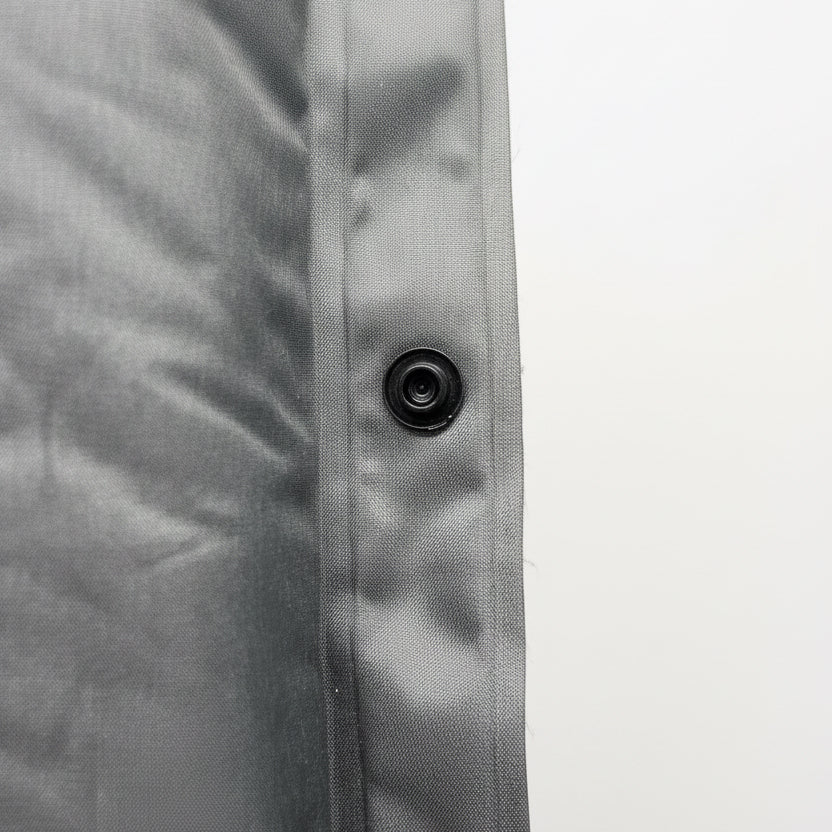 Matelas de sol autogonflant avec attaches latérales